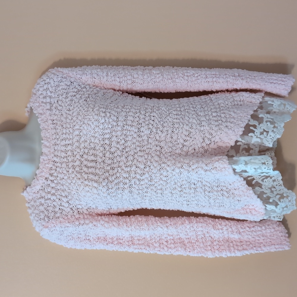 NWT No Boundaries Juniors Scoop Neck Sweater